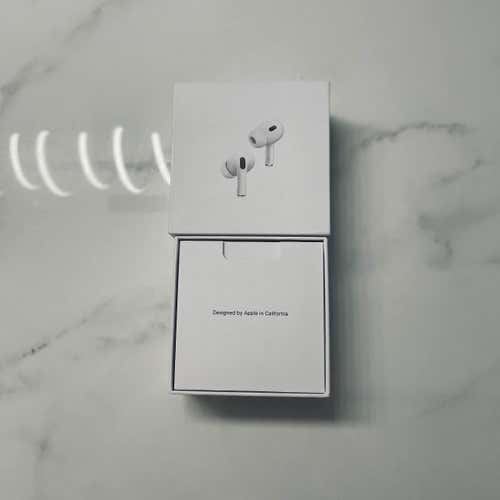 AirPod pro 2 with MagSafe charging case