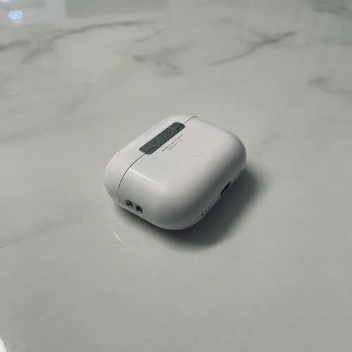 AirPod pro 2 with MagSafe charging case