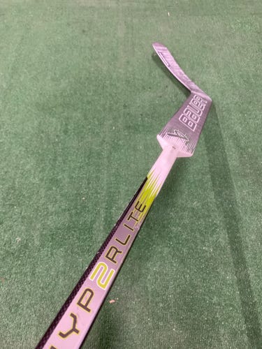 Intermediate Bauer Hyperlite 2 Goalie Stick Regular 24" Paddle (Used)