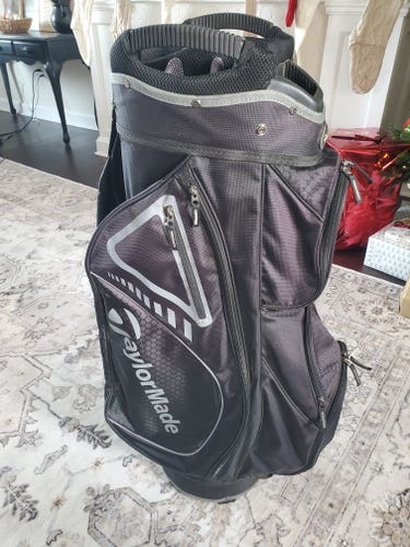 Men's TaylorMade Bag (Used)