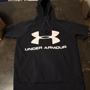 Adult Unisex Small Under Armour Sweatshirt (Used) Hooded black short sleeve sweatshirt!