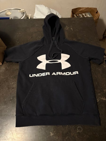 Adult Unisex Small Under Armour Sweatshirt (Used) Hooded black short sleeve sweatshirt!
