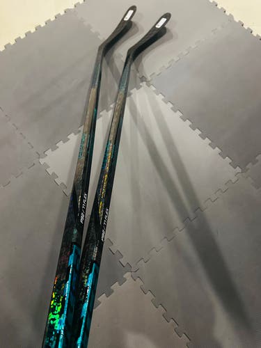 Senior Bauer Twitch Right Handed Hockey Stick P92 77 Flex Pro Stock (New) 2-Pack