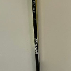Senior Bauer Vapor Hyperlite Right Handed Hockey Stick P92M 77 Flex Pro Stock (Used)