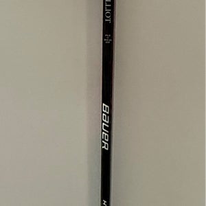 Senior Bauer Vapor Hyperlite Right Handed Hockey Stick P92 77 Flex Pro Stock (Used)