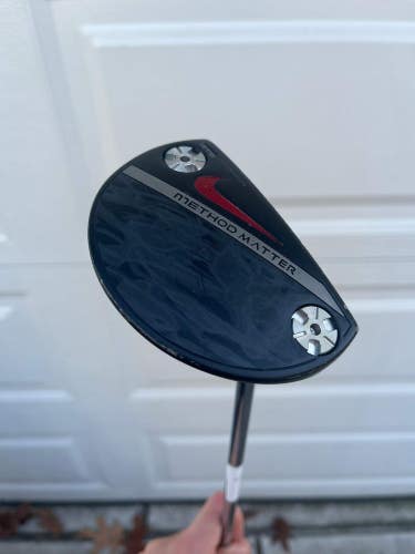 Nike Method Matter M5-10 Putter Center Shaft 35 NICE *RARE*