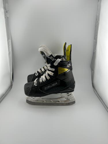 2020 Bauer Supreme 3S Pro Hockey Skates Regular Width 8 (Used)