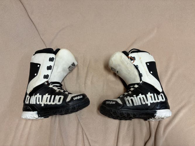 Size M 10.0 (W 11.0) Thirty Two Snowboard Boots All Mountain (Used)