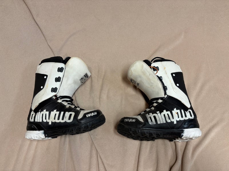 Size M 10.0 (W 11.0) Thirty Two Snowboard Boots All Mountain (Used)