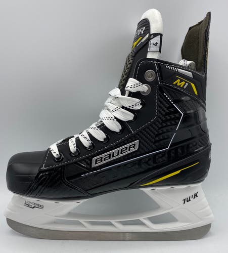 NEW Bauer Supreme M1 Skate, Size 4 D