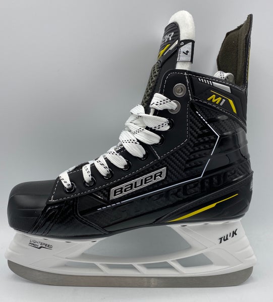 NEW Bauer Supreme M1 Skate, Size 4 D