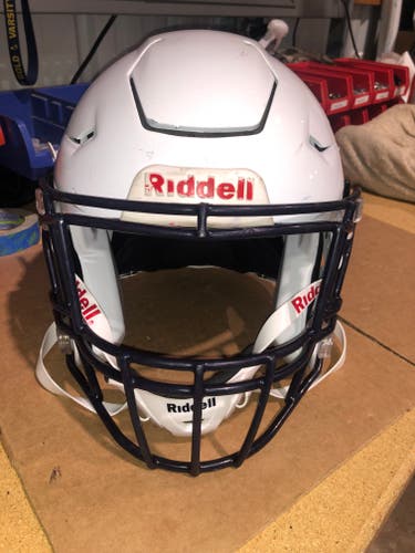 USED RIDDELL FLEX ADULT HELMET - SMALL - METALLIC WHIITE