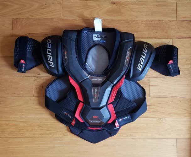 *LIKE NEW* XL Senior Bauer Vapor 3X Pro Shoulder Pads