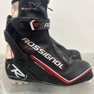 Classic Size 5.5 Rossignol Cross Country Ski Boots (Used)
