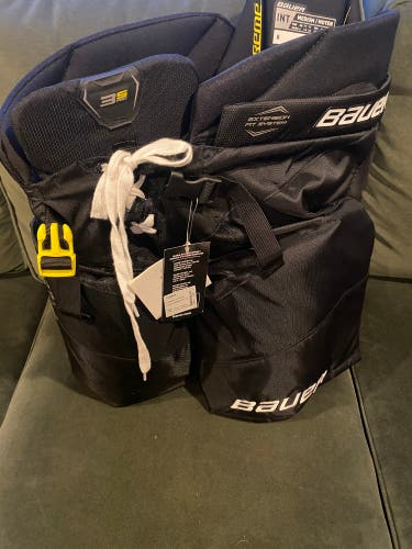 Intermediate Medium Bauer Supreme 3S Pro Hockey Pants (New)