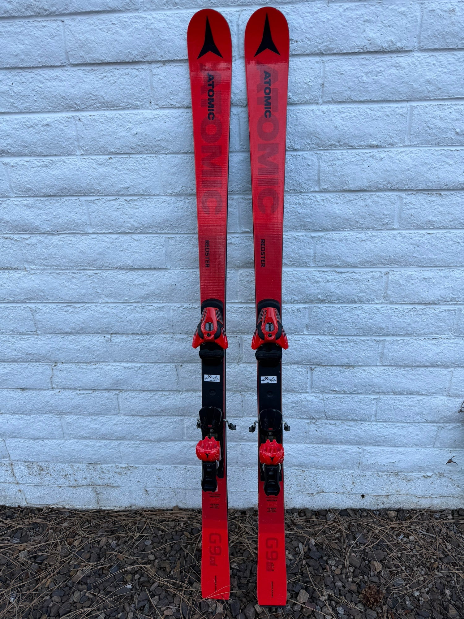 G9 RS Atomic Redster Skis 0 Bindings Revoshock VAR Race – X12 With