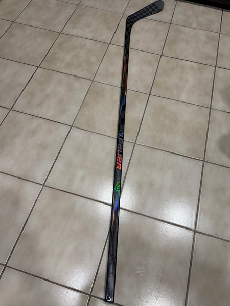 Senior Bauer Vapor FlyLite Right Handed Hockey Stick P28 65 Flex (New)