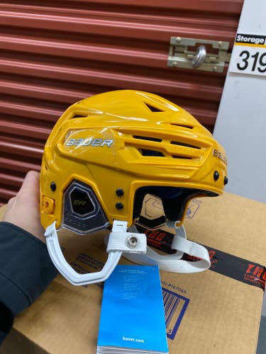 New Small Bauer Re-Akt 150 Helmet