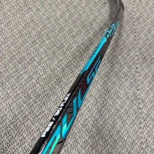 Junior Bauer Pulse Right Handed Hockey Stick P28 30 Flex (New)