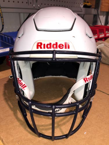 USED RIDDELL FLEX ADULT HELMET - MEDIUM - METALLIC WHIITE