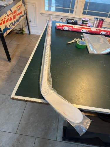 Intermediate Warrior Novium 2 Pro Right Handed Hockey Stick W28M 55 Flex (New)