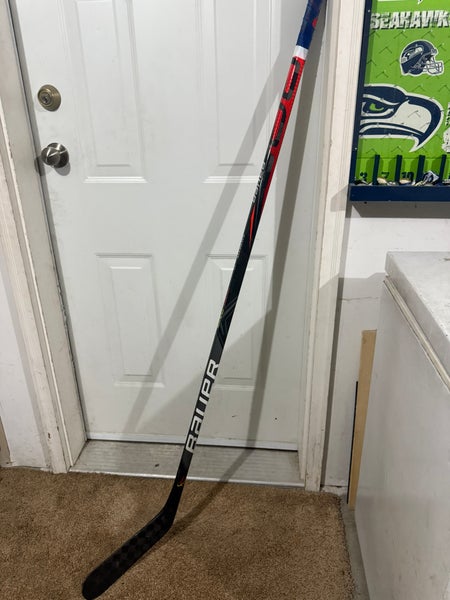 Senior Bauer Vapor FlyLite Right Handed Hockey Stick 82 Flex Pro Stock (Used)