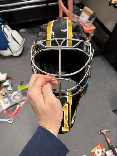 Senior Large CCM AXIS XF Goalie Mask (Used)