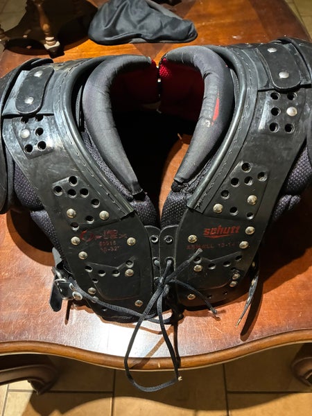 Used Schutt Mid Flex 80015 Football Shoulder Pads