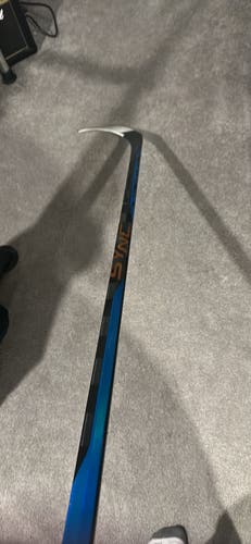Senior Bauer Nexus Sync Right Handed Hockey Stick P92 70 Flex (Used)