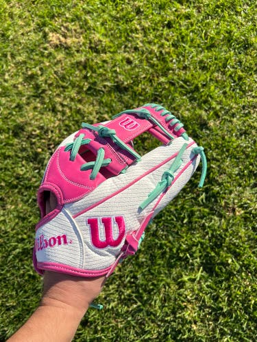 Wilson A2000 RH Infield Softball Glove 12" (New)