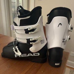 Mondo 23 & 23.5 Kid's HEAD All Mountain Ski Boots Medium Flex (Used)