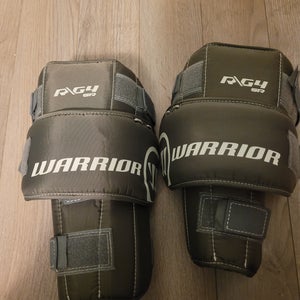 Warrior R/G4 Sr goalie Knee pad (Used)