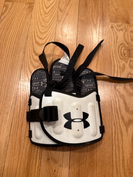 Youth Youth Medium Under Armour Rib Pad (Used)