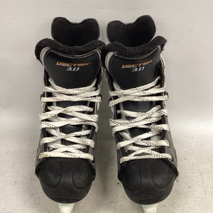 Used CCM VECTOR 3.0 Junior Hockey Skate Junior 03.5 11851-S000041047