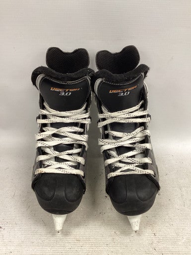 Used CCM VECTOR 3.0 Junior Hockey Skate Junior 03.5 11851-S000041047