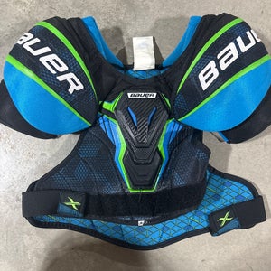 Small Junior Bauer X Shoulder Pads (Used)