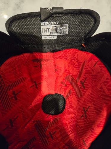 Intermediate Bauer Vapor 3X 13" Shin Pads