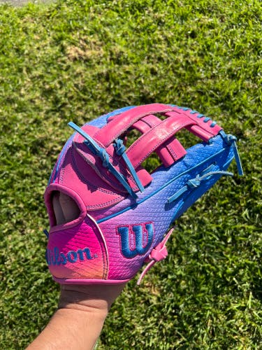 Wilson A2000 RH Outfield Baseball Glove 12.75" (New)