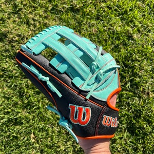 Wilson A2000 LH Outfield Baseball Glove 12.75" (New)