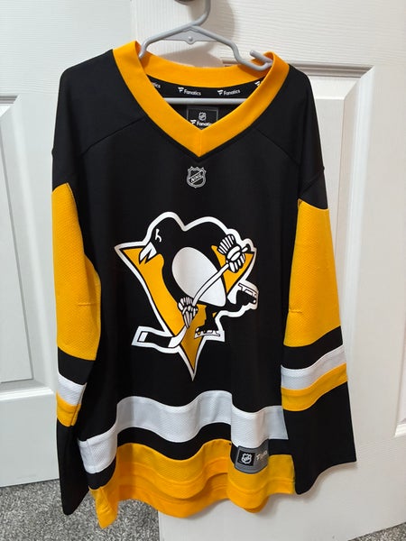 Penguins Youth Small Jersey (Used- Good condition)