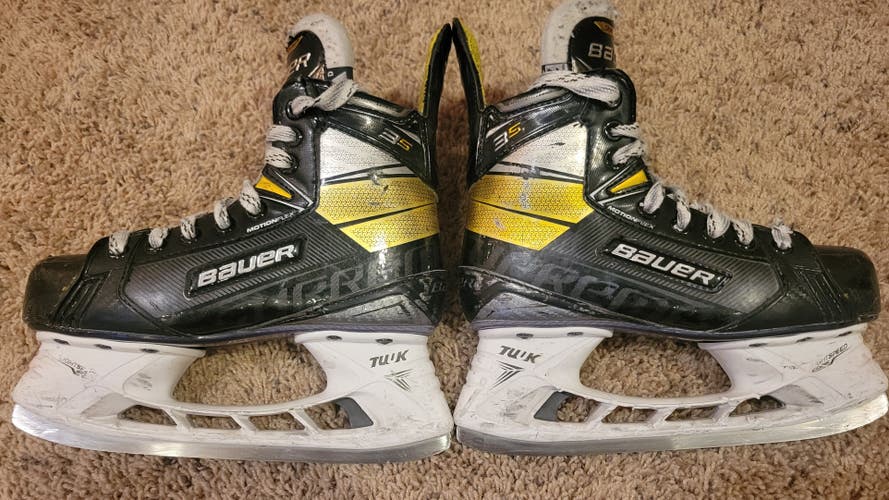 Bauer Supreme 3S Hockey Skates Regular Width Size 2.5