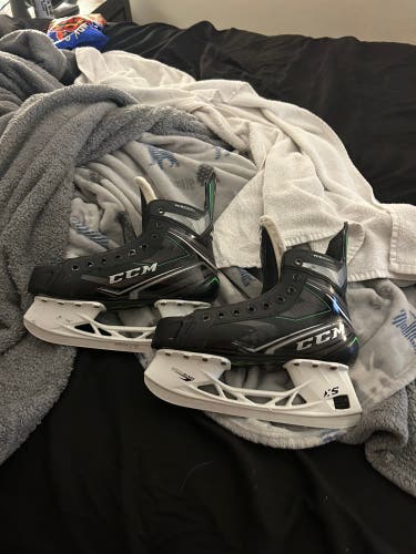 2021 CCM Ribcor 86K Hockey Skates Regular Width Size 5 (Used)