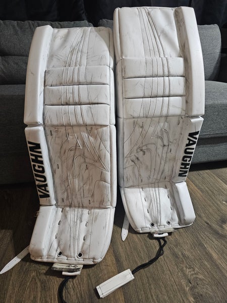 34" Vaughn Pro V Elite Goalie Leg Pads Pro Stock (Used)