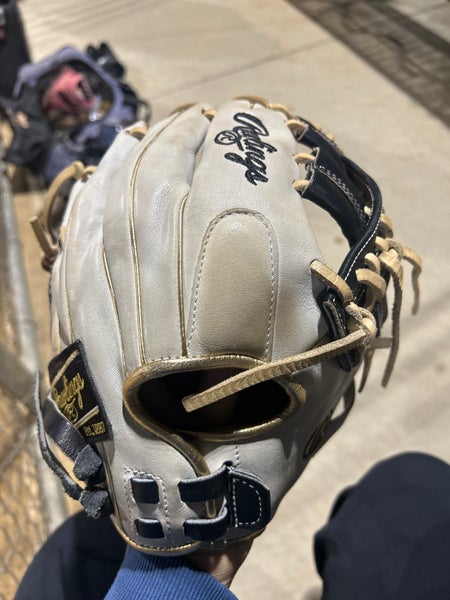 2025 Rawlings Heart of The Hide RH Softball Glove 12" (Used)