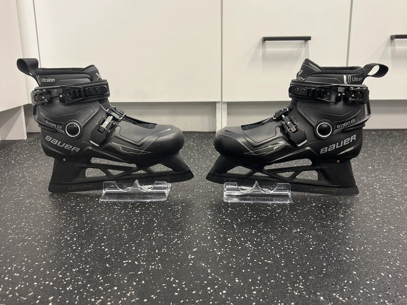Bauer Konekt 2 Hockey Goalie Skates Size 4 (Used- LIKE NEW)