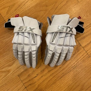 STX Rzr Lacrosse Gloves Large (Used)