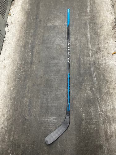 Broken Senior Bauer Nexus Sync Right Handed Hockey Stick P88 85 Flex (Used)