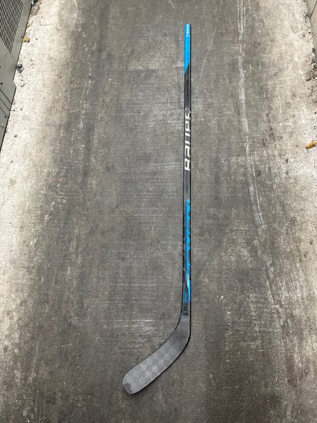 Broken Senior Bauer Nexus Sync Right Handed Hockey Stick P88 85 Flex (Used)
