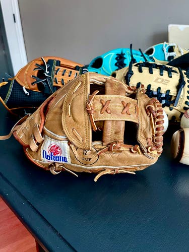 Nokona BM-76  white label RHT excellent condition Baseball Glove 12" (Used)