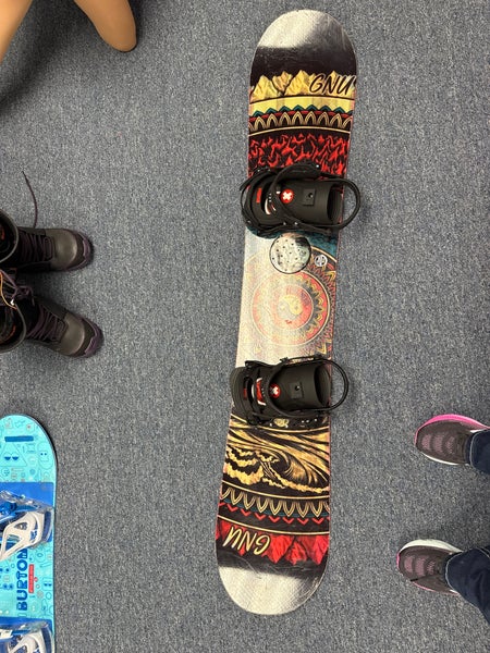 Women's GNU Ladies Choice Snowboard With Bindings 151 cm (Used)